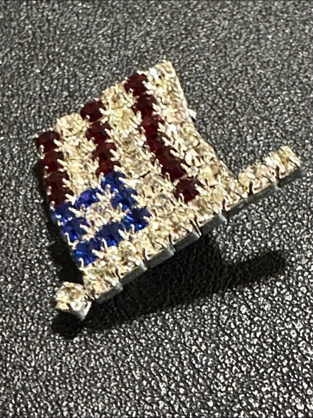 American Flag Crystal Rhinestone Brooch Pin Patriotic USA Vintage
